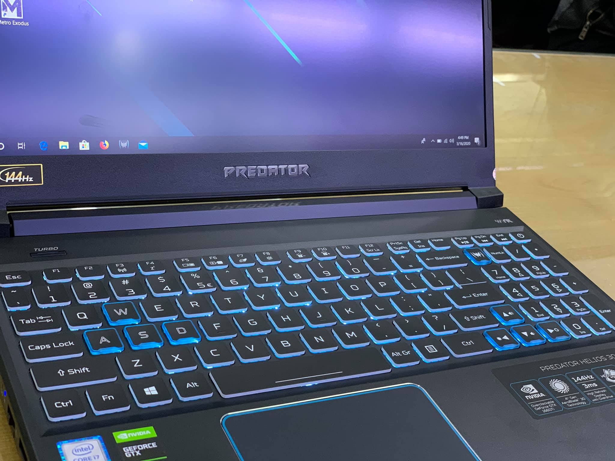 Laptop Acer Predator Helios 300 -5.jpg